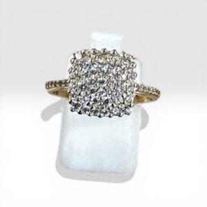 Bague motif carré avec zirconium