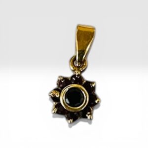 Pendentif motif fleur avec grenat